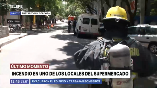 Se incendió un local interno en un supermercado de Pueyrredon al 700