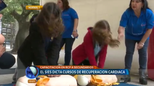 El SIES dicta capacitaciones en RCP a estudiantes secundarios
