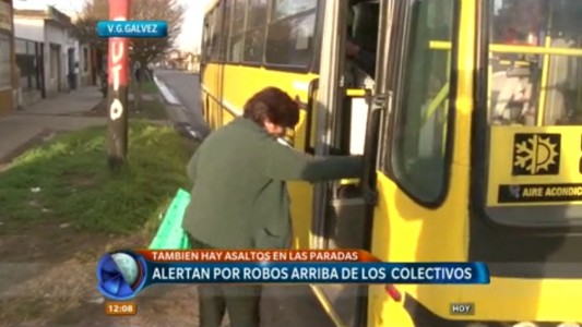 Alertan por robos en las paradas de los colectivos y sobre las unidades