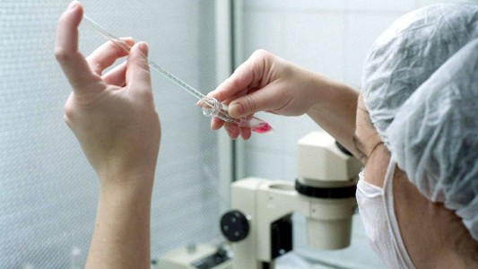 La Justicia ordenó al IAPOS reconocer un tratamiento de fertilidad a una mujer de 49 años