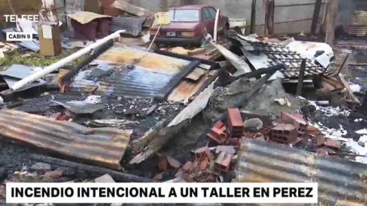 Un incendio iniciado en un taller arrasó dos viviendas familiares en Cabin 9