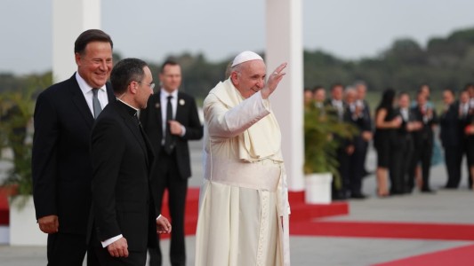 El papa Francisco arribó a Panamá para encabezar la Jornada Mundial de la Juventud