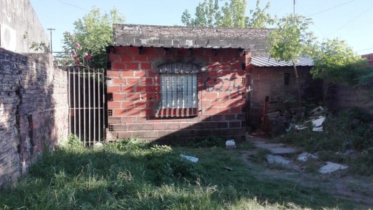 Hallaron a una mujer asesinada de un golpe en la cabeza en un domicilio de la zona oeste