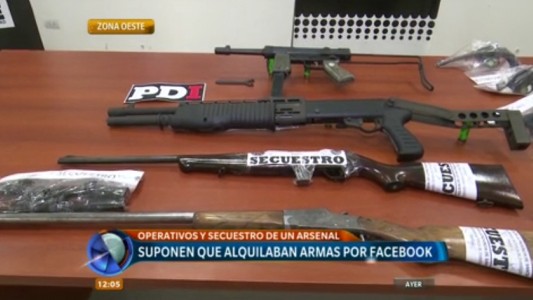 Desbarataron una banda que ofrecía armas de alquiler en las redes sociales
