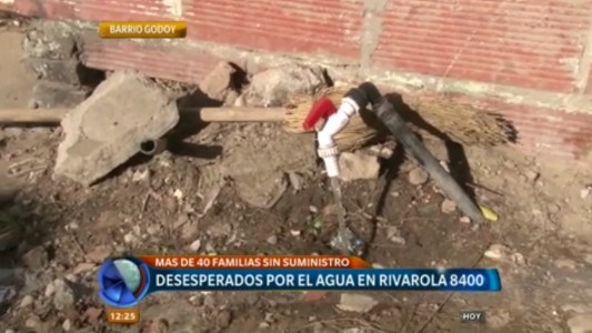 En pleno verano, más de 40 familias de zona oeste viven la odisea de no tener agua potable