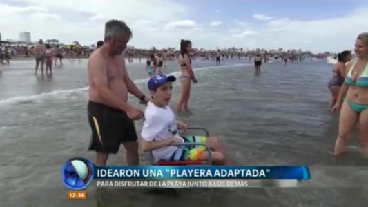 Diseñaron una silla de ruedas adaptada para que un joven pueda volver a disfrutar del mar