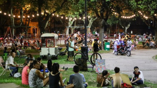 Por los barrios: este jueves el pícnic nocturno llega a la plaza Sargento Cabral