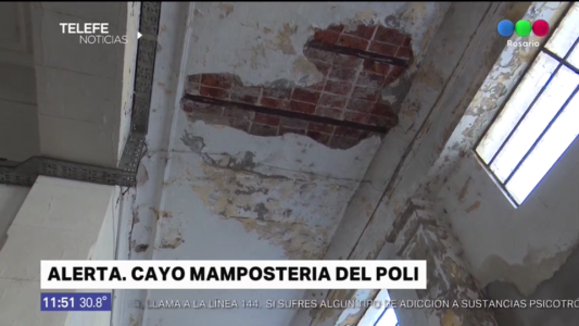 Alarma en el Poli: se desprendió parte de la mampostería