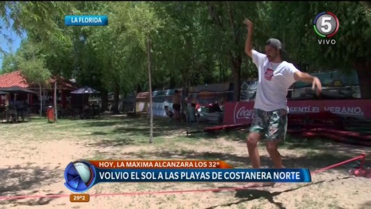 Slackline en la playa: una tendencia que requiere de mucha concentración