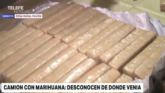 Gendarmería registró el camión que quedó varado en Pavón con paquetes de marihuana