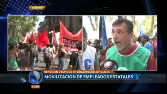 Empleados estatales se movilizaron contra los despidos