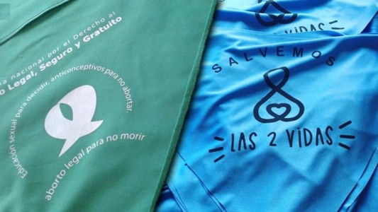 En Mendoza prohíben que alumnos lleven pañuelos verdes y celestes en las aulas