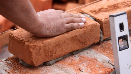 Construcción: la venta de materiales cayó en febrero un 13,2% interanual