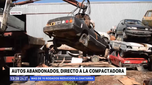 Comenzaron a compactar vehículos abandonados en la vía pública
