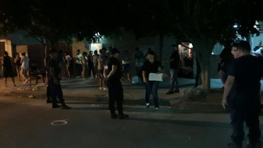 Asesinan a balazos a tres hombres en una vivienda de la zona sur