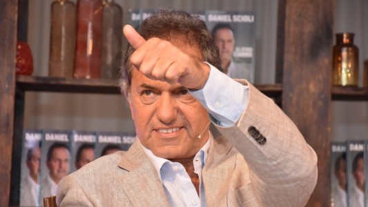 "El Otro Camino": Scioli lanza un libro y su precandidatura presidencial