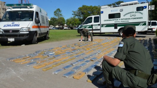 Capturaron a una banda que traficaba droga en una "narcoambulancia"