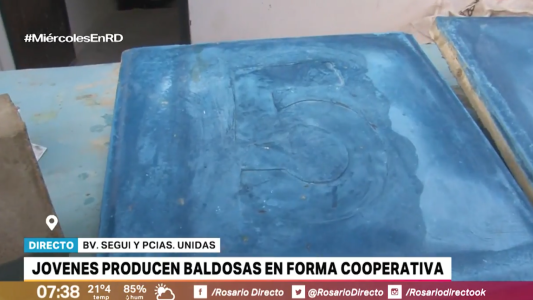 Jóvenes del Oeste producen baldosas en forma cooperativa