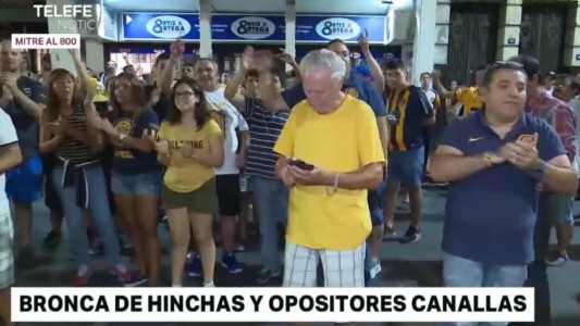 Hinchas y socios de Central protestaron contra la dirigencia