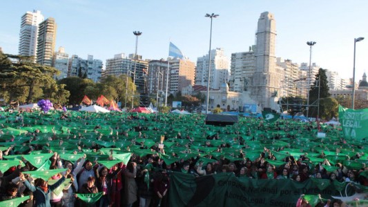 Ni Una Menos: masiva convocatoria en Rosario