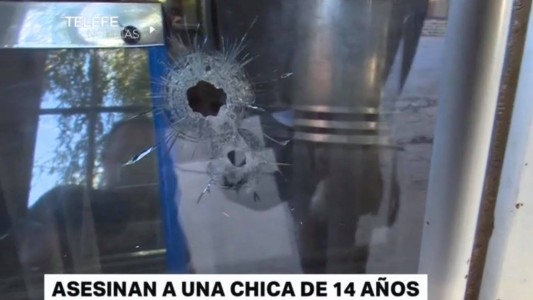 Una chica de 13 años murió tras ser baleada desde una moto