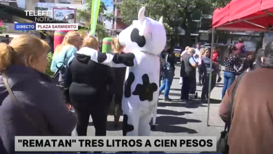 “Sachetazo” de Cotar: venden leche a 33 pesos contra la inflación y el desabastecimiento