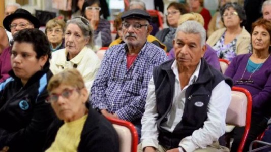 Jubilaciones, pensiones y AUH aumentarán un 5,71 por ciento en marzo