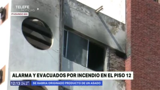 Quiso hacer un asado y se le incendió el departamento