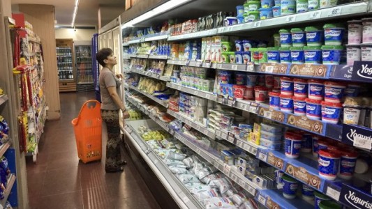 Supermercadistas consideran que los Precios Esenciales no subirán por el alza del dólar