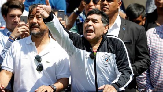 Maradona pidió "renovación total" de la AFA y adelantó que no le "cierra" la Superliga