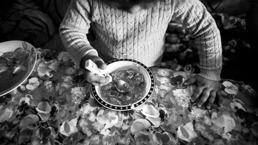 Casi 5 millones de niños, niñas y adolescentes son "doblemente pobres" en la Argentina