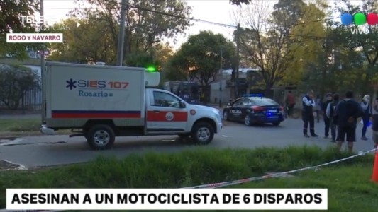 Embistieron a un hombre cuando circulaba en moto y lo ejecutaron de varios disparos