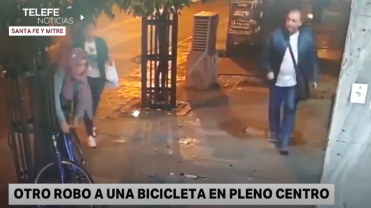 Así roban bicicletas en pleno centro