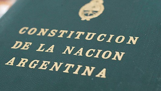 Alumnos de tercer año del secundario deberán realizar el juramento a la Constitución Nacional