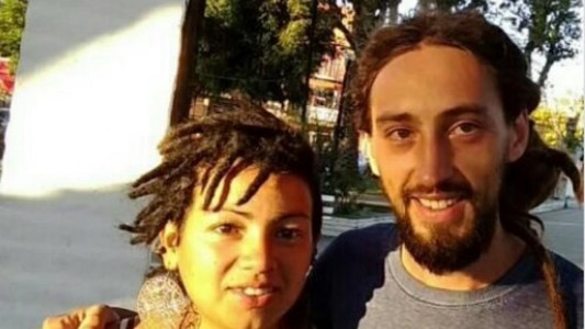 Buscan a dos mochileros en Mendoza: se subieron a un auto y desaparecieron