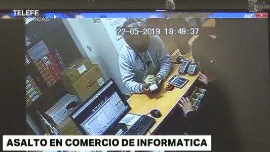 A mano armada y en pleno Paseo del Siglo, robaron un comercio de informática