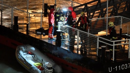 Naufragó un barco turístico en el río Danubio: hay al menos siete muertos