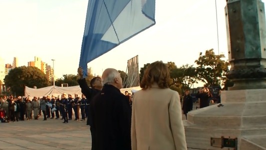 Día de la Bandera: dos actos para una misma celebración