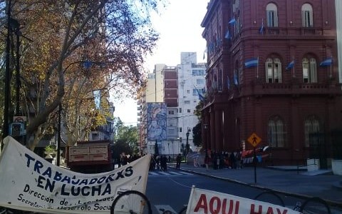 Empleados del Tríptico de la Infancia denuncian precarización laboral