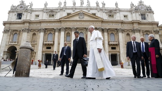 A través de una resolución, el Vaticano prohíbe la "dispersión de cenizas" de difuntos o su "conservación en el hogar"