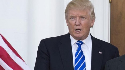 En su primera conferencia Trump prometió crear muchos puestos de trabajo