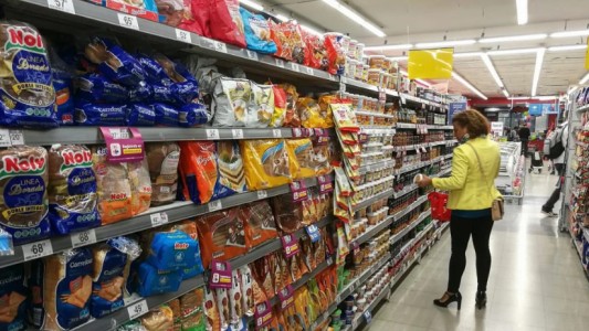 En junio, una familia rosarina necesitó casi 49 mil pesos para cubrir los gastos del hogar