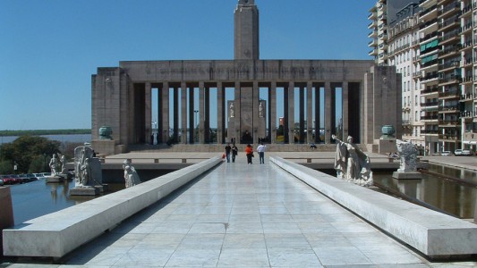 Finde largo con pocas reservas hoteleras en Rosario