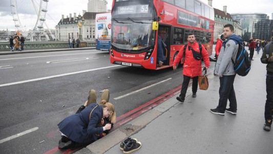 Reino Unido: una mujer murió en el ataque en el exterior del Parlamento