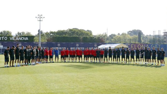 Silencio abrumador: el Barça se sumó a los homenajes a las víctimas de los atentados