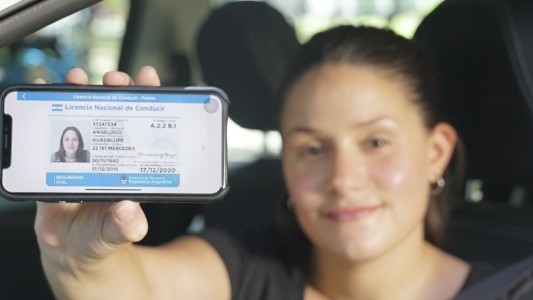 En Santa Fe aún no se puede circular con los documentos del auto en el celular