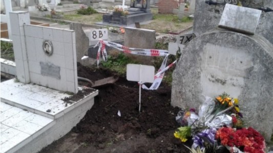 Robaron el cadáver de un bebé en Miramar y creen que fue usado para un ritual