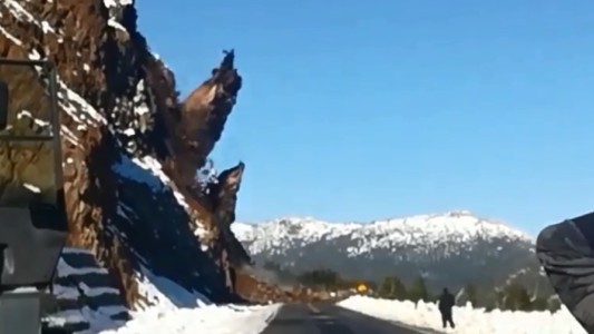 Impactante derrumbe de montaña en la Ruta 40