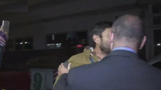 Un hombre burló la seguridad y enfrentó al Presidente con insultos