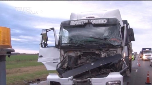 Dos camiones chocaron en la autopista a Buenos Aires
